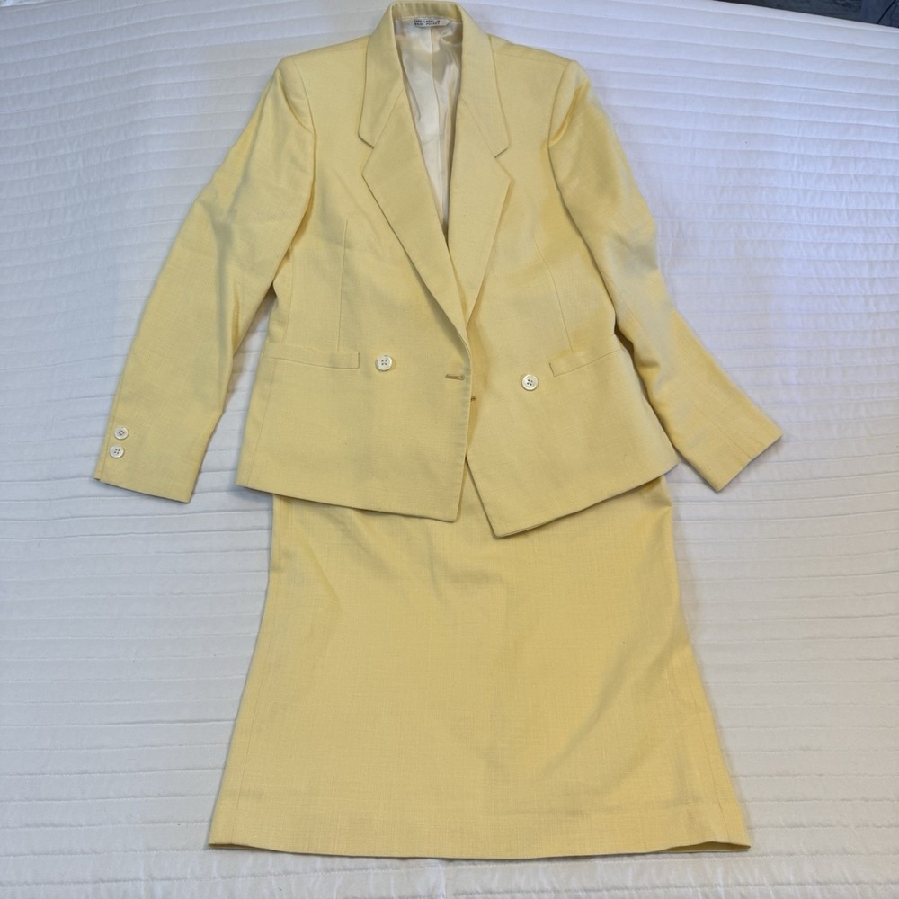 Women’s Two-Piece Yellow Skirt Suit - Classic Tailored Jacket & Skirt